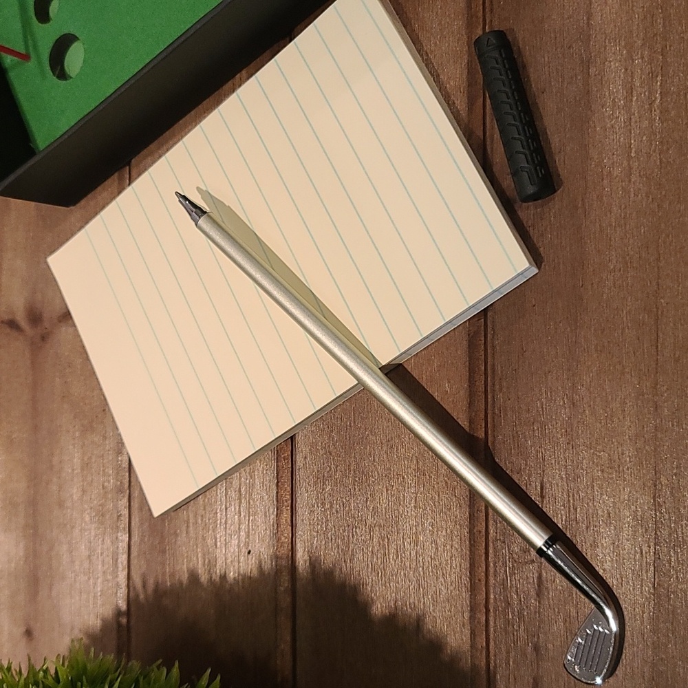DESKTOP GOLF pen set with clubs balls putting green NIB NWT - Picture 8 of 10